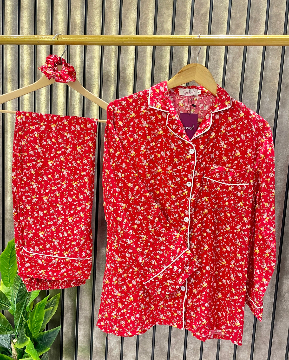 Victoria French Red Flowers Linen Pajama Suit